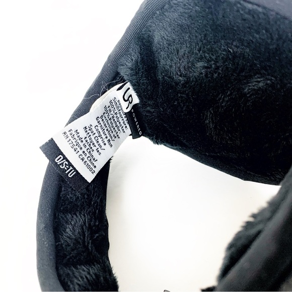 UR Powered Wireless Bluetooth Ear Warmers • NWT Winter Tech Gift - Picture 9 of 10